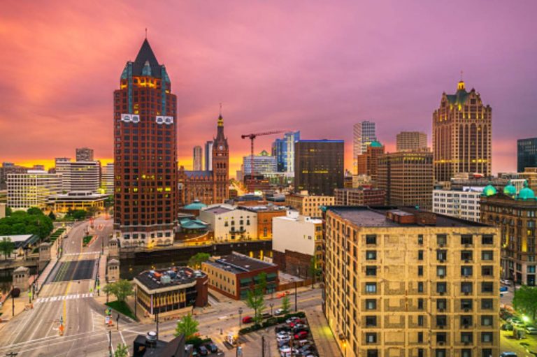 what-salary-do-you-need-to-live-in-milwaukee